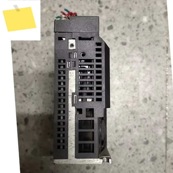RS2A03A0AL0WAO 서보 드라이브 테스트 완료 양호한 상태 제품 이미지