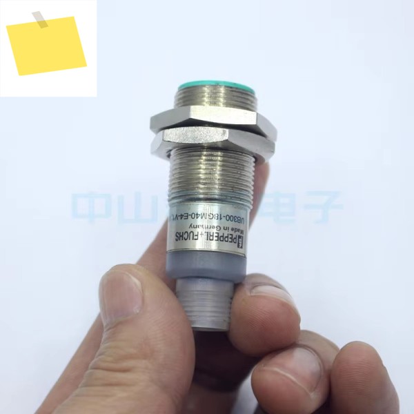 UB300-18GM40-E4-V1 근접 센서 제품 이미지