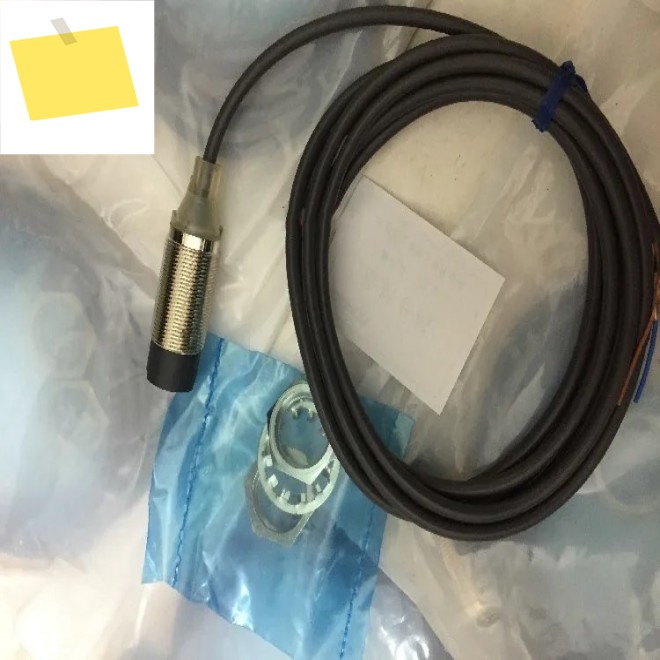 3pcs 고품질 근접 스위치 E2B-M30LN20-WP-C1 제품 이미지