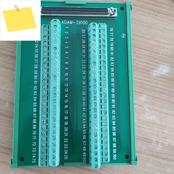 어드밴텍 4축 터미널 보드 IO 제어 SCSI100 암 커넥터 ADAM-39100 제품 이미지