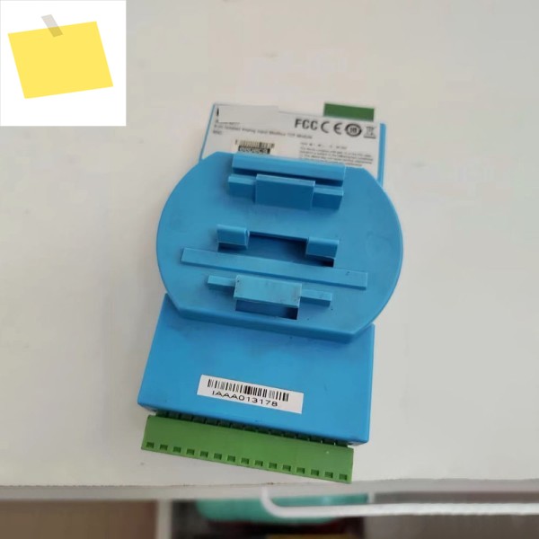 Modbus TCP 8채널 절연 아날로그 입력 모듈 ADAM-6217 제품 이미지