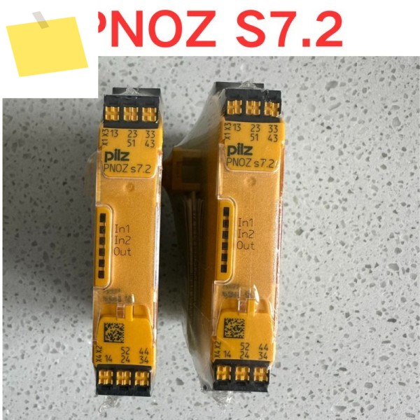 완전히 신품 751177 PNOZ S7.2 C 안전 릴레이 제품 이미지