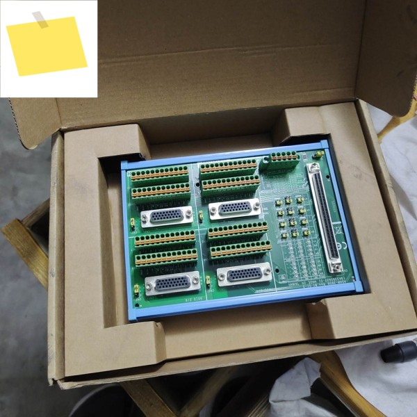 ADAM-3956 A1 B1 01-3 100핀 SCSI DIN-레일 배선 보드 제품 이미지