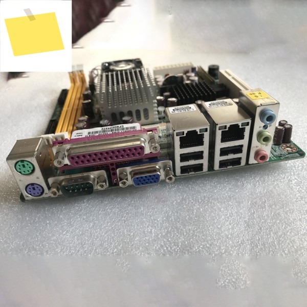 AIMB-252 산업용 미니 ITX 마더보드는 듀얼 네트워크 포트가 있는 CF 카드를 지원합니다. 제품 이미지