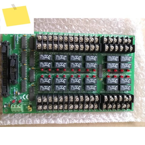 PCLD-785B REV.A1 02-1 Advantech 48 채널 릴레이 출력 배선 블록은 24 또는 16 수 있습니다. 제품 이미지