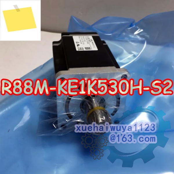 100% 신품 R88M-KE1K530H-S2 AC 서보 모터 박스 내 제품 이미지