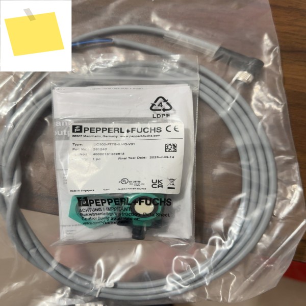 페펠+FUCHS 초음파 센서 UB250-F77-E2-V31 제품 이미지