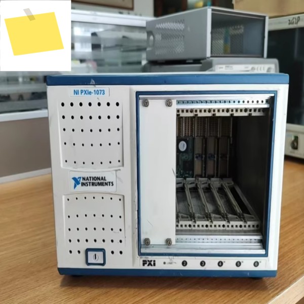 TAX NI 내셔널 인스트루먼트 PXIe-1073 섀시 | 5슬롯 2 PXI Express # 모쿠 제품 이미지