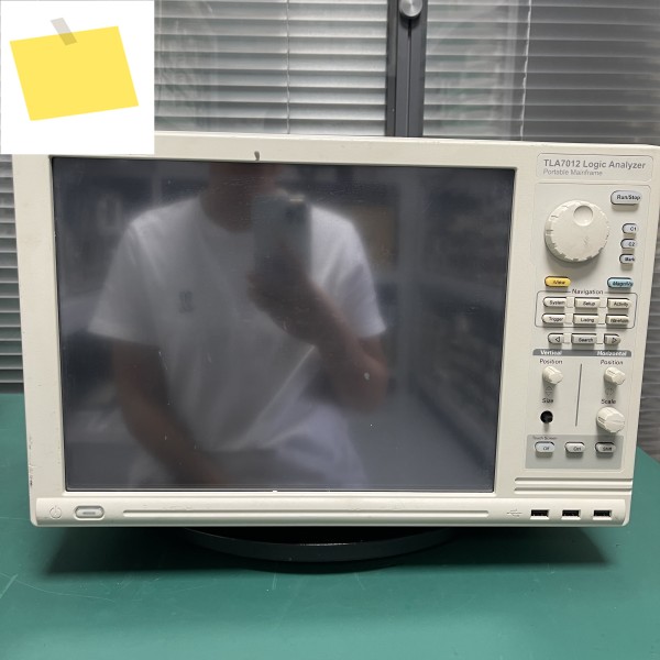 텍트로닉스 TLA7012 로직 분석기 | 2GHz 타이밍, 상태, 고속 디지털 디버깅340채널 제품 이미지