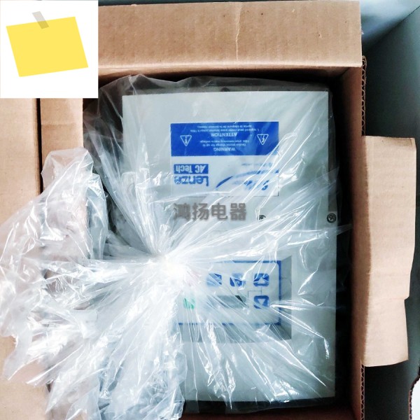 Lenze ESV752N04TFD000XX1B41 7.5KW 400-480V 제품 이미지