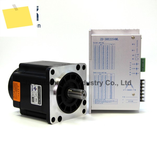 110 3 상 스텝퍼 모터, 드라이브 ZD-3HE2254 포함, 8Nm, 4.3A, 137mm 제품 이미지