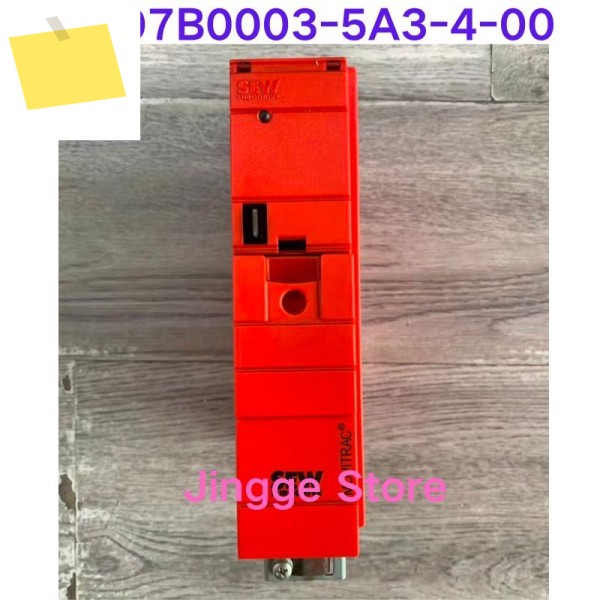 중고 테스트 완료 인버터 MC07B0003-5A3-4-00, 0.25KW 제품 이미지
