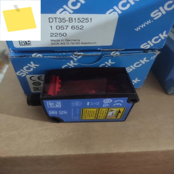 1PC NEW DT35-B15251 SICK 1057652 거리 센서 # 싱 제품 이미지