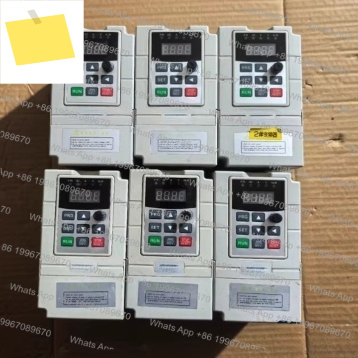 1Pcs AMK3500-2S0022G 인버터 220V-2.2KW 테스트 기능이 좋습니다 제품 이미지