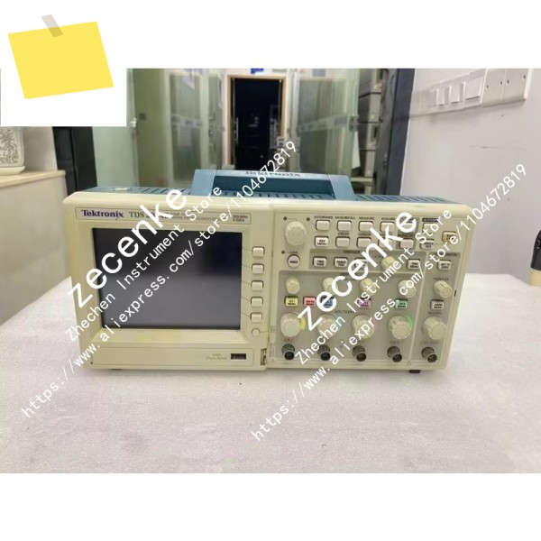 텍트로닉스 TDS2024B 200MHz DSO 2GSs 4채널 오실로스코프 제품 이미지