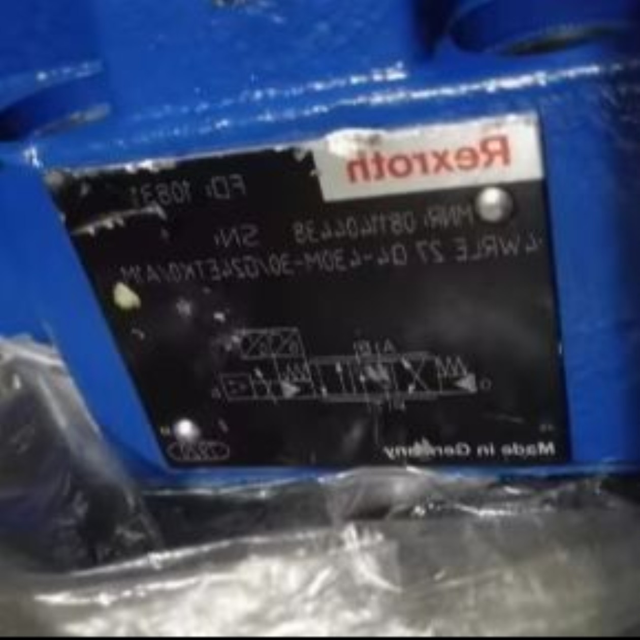 0811404438 4WRLE27Q4-430M-3XG24ETK0A1M 새제품 비례 밸브 제품 이미지