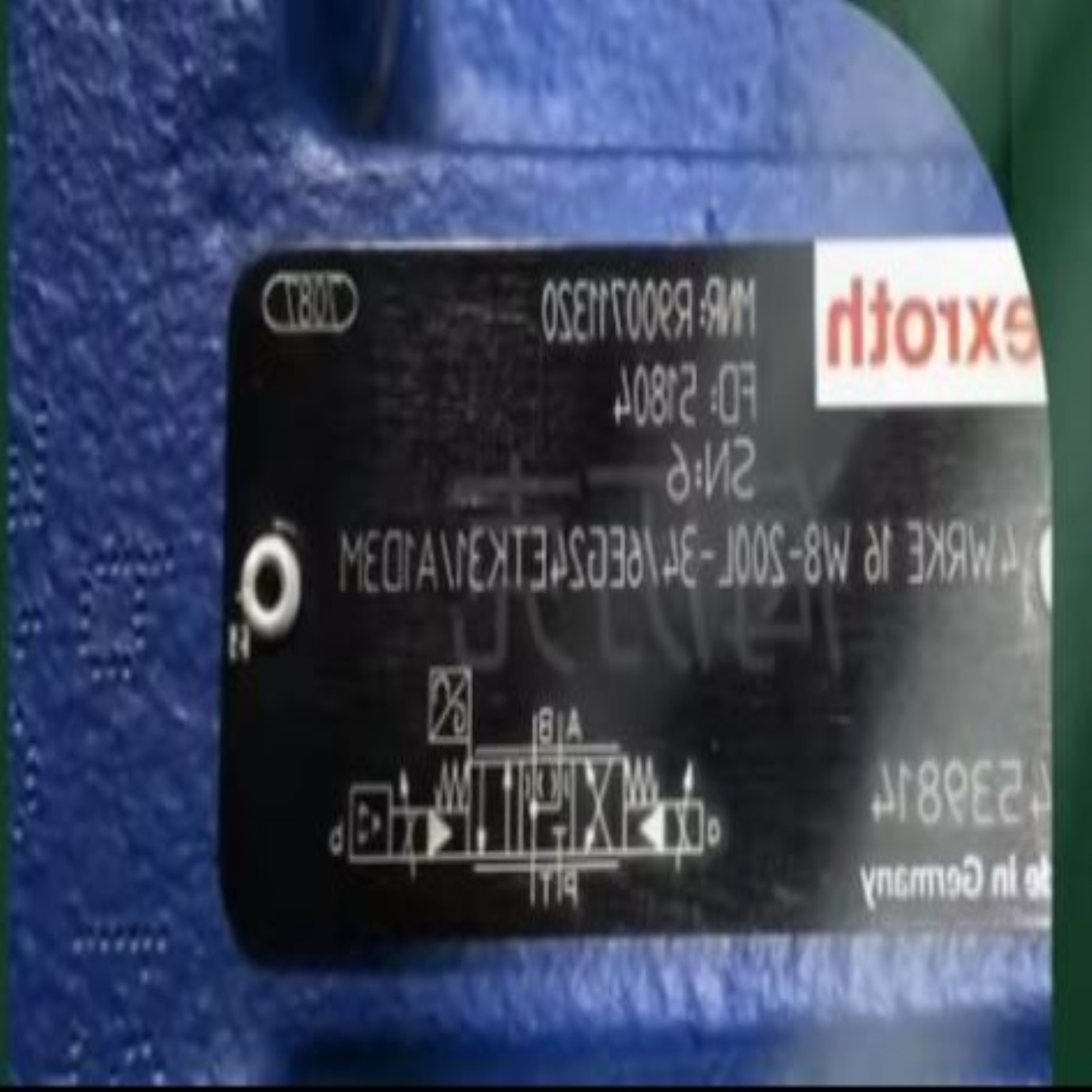 R900711320 4WRKE16W8-200L-3X6EG24ETK31A1D3M 비례 방향 제어 밸브 제품 이미지