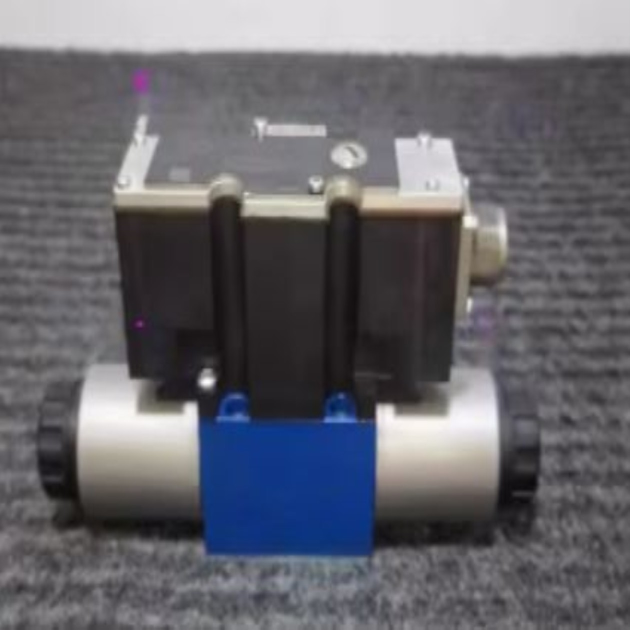 R900751839 4WRZE10W8-50-7X6EG24N9EK31F1D3M 신품 비례 밸브 제품 이미지