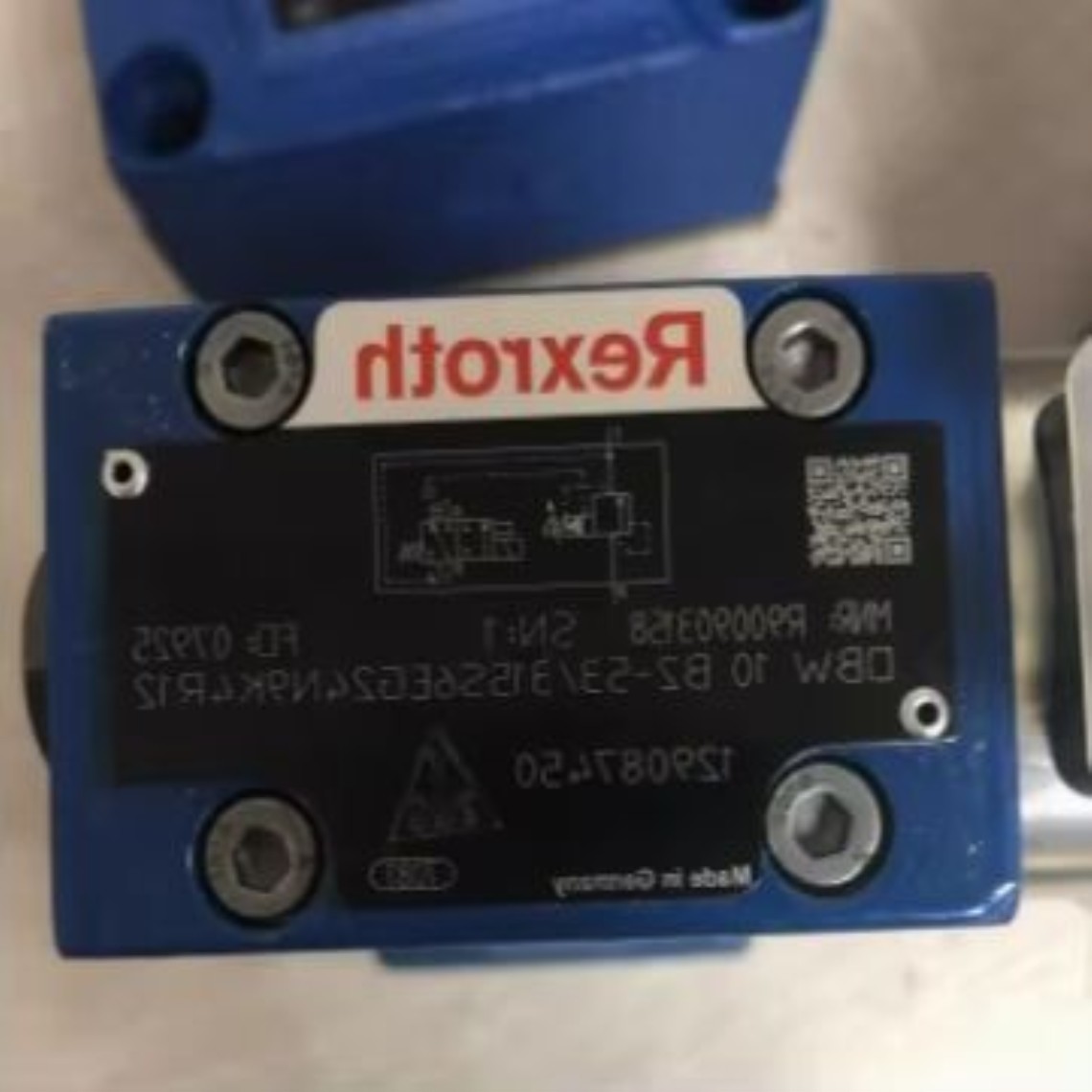 R900903158 DBW10B2-5X315S6EG24N9K4R12 새제품 유압 전자기 릴리프 밸브 제품 이미지