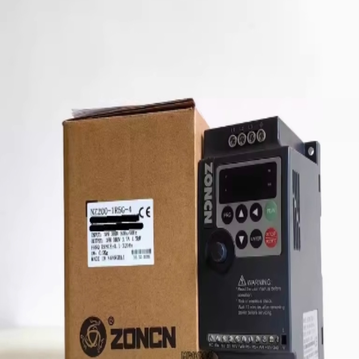 ZONCN 주파수 변환기 NZ200-0R4G-2 제품 이미지