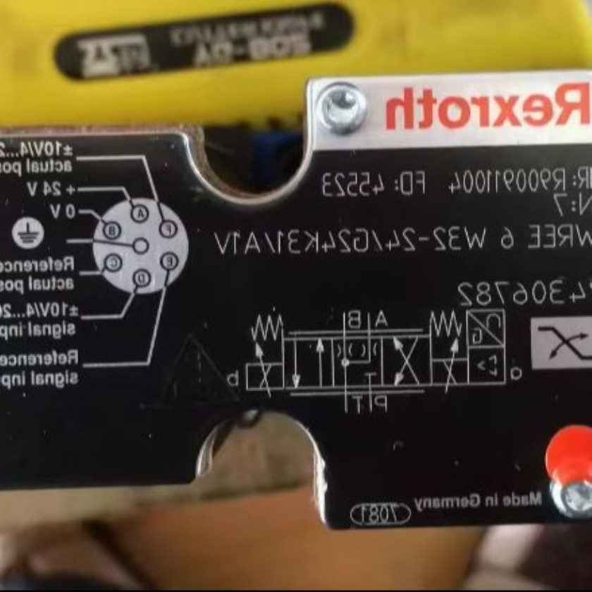R900911004 4WREE6W32-24G24K31A1V 4WEH22E766HG24N9ETK4B10 비례 밸브 제품 이미지