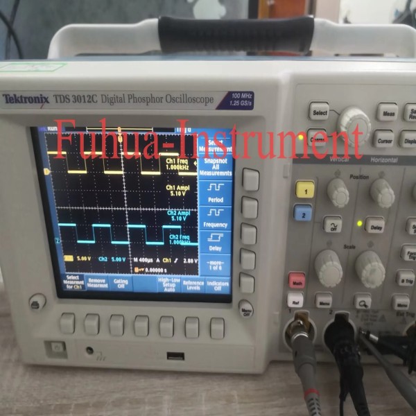 텍트로닉스 TDS3012C 디지털 포스퍼 오실로스코프 100MHz 1.25 GSs 제품 이미지