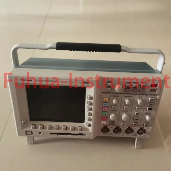 텍트로닉스 TDS3014B 4채널 100MHz 1.25GSs 디지털 포스퍼 오실로스코프 중고 제품 이미지