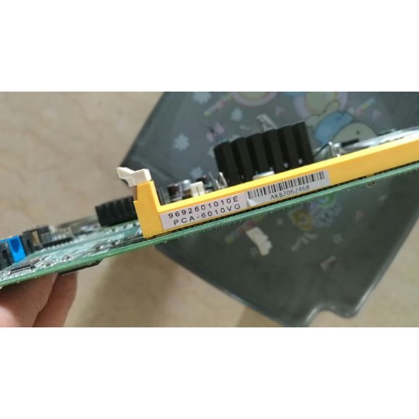 CPU가 포함된 PCA-6010VG 산업용 제어 마더보드 REV:A1 제품 이미지