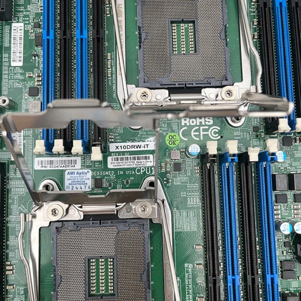 X10DRW-it 1U 듀얼 10G 네트워크 카드는 E5-2600 V3 V4 ES 서버 마더보드를 지원합니다. 제품 이미지