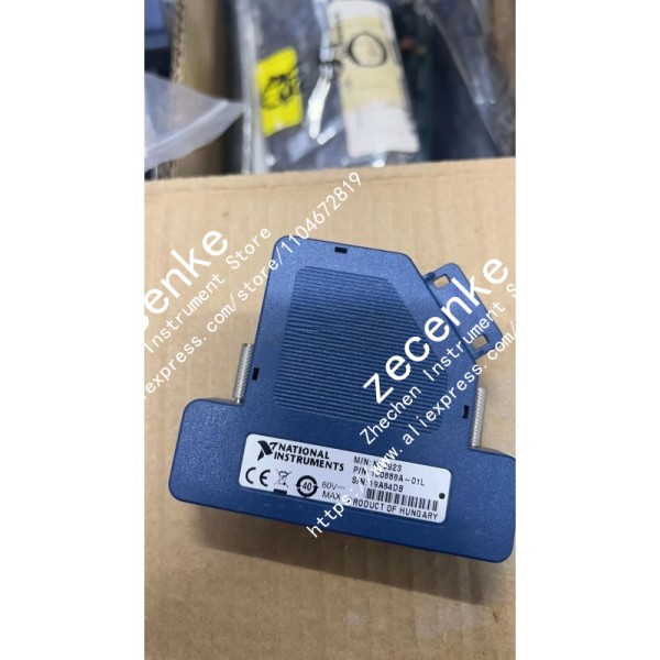 니9923 781503 -01 37핀 CDAQ 모듈 나사 고정 터미널 블록 제품 이미지