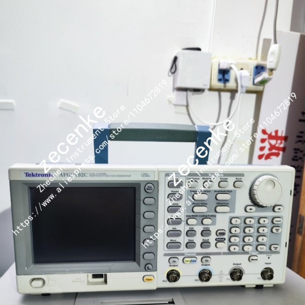 1PC Tektronix AFG3102C 100MHZ, 2채널 1GSs 임의 함수 발생기 제품 이미지