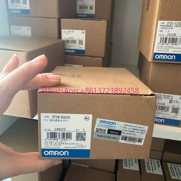 신품 Omron CP1W-DA041 PLC 아날로그 출력 유닛 제품 이미지