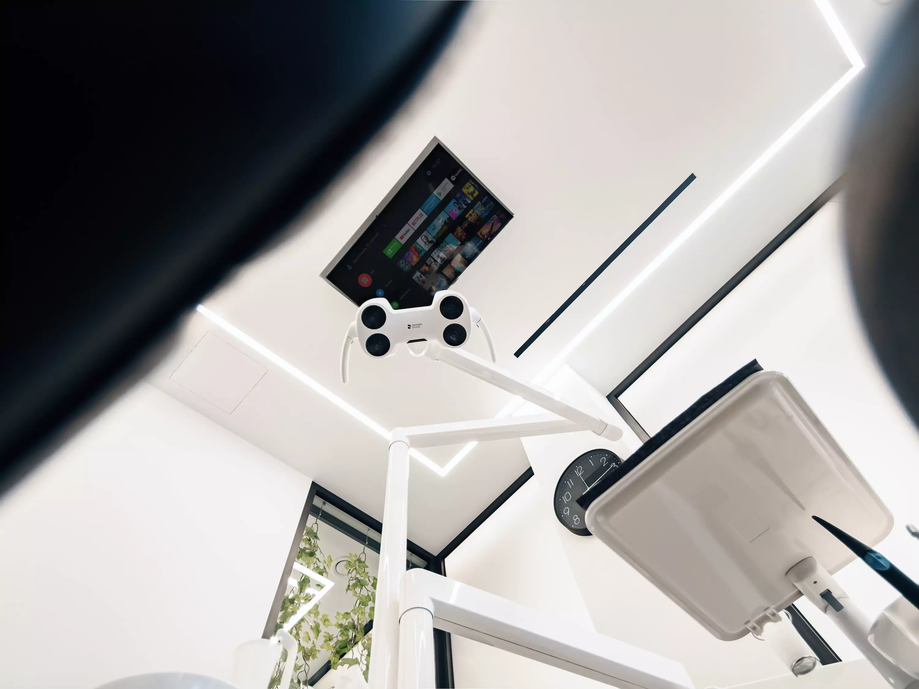 Dental technology and clinic detail 4