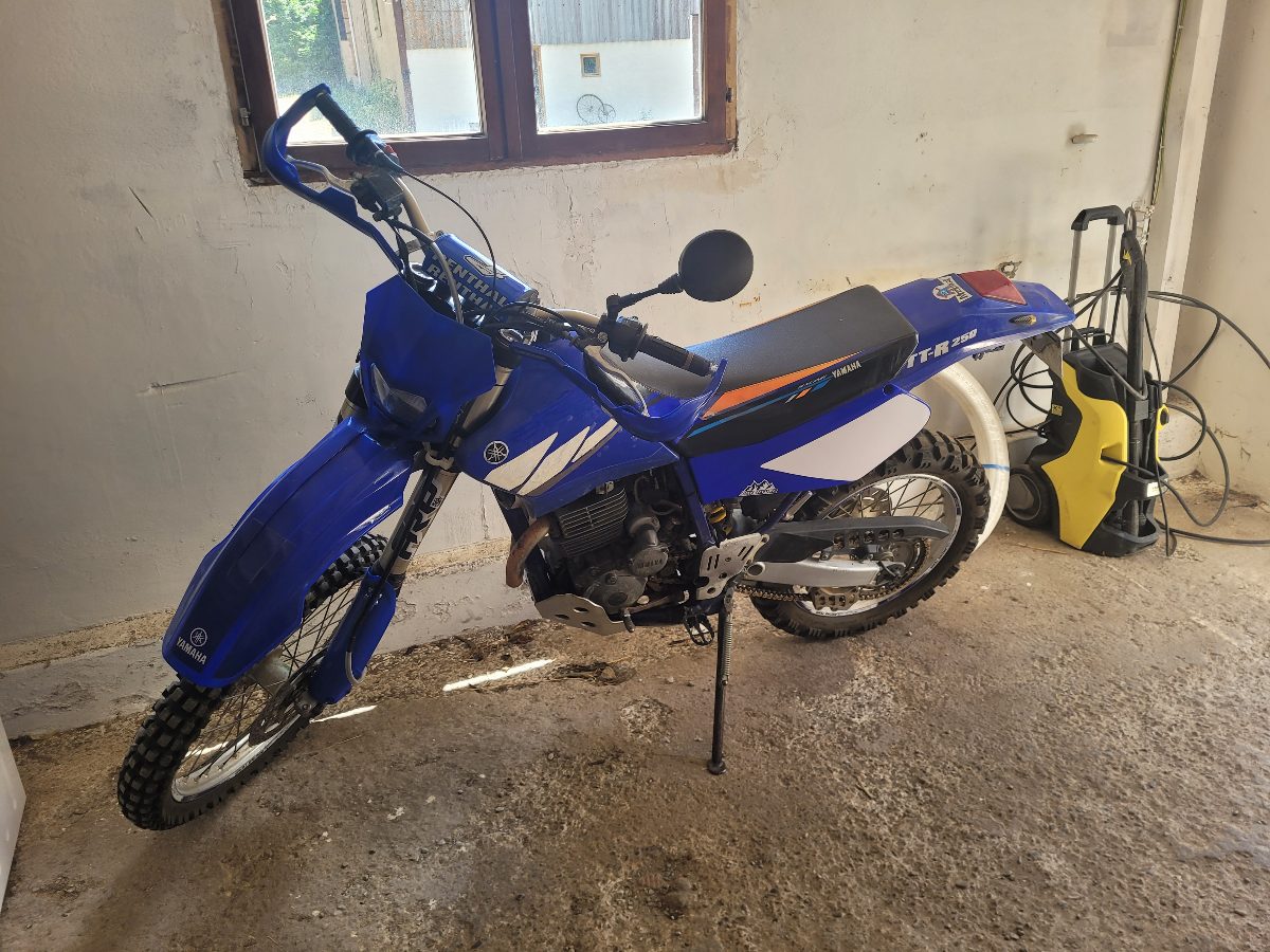 Enduro moto