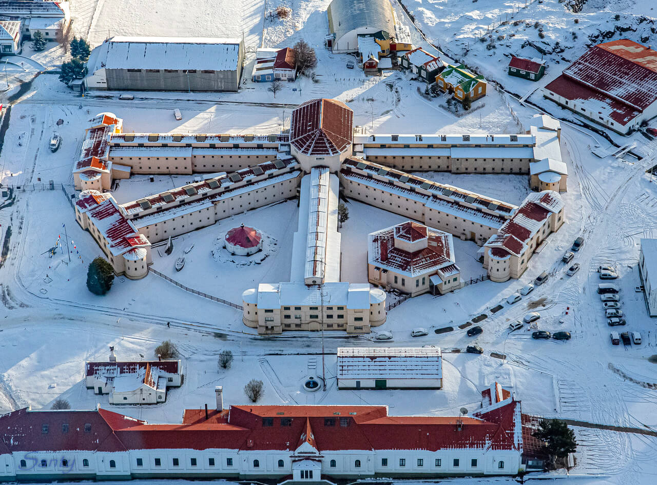 Museo del Fin del Mundo y Antiguo Presidio: Los Muros del Confinamiento — Patagonia