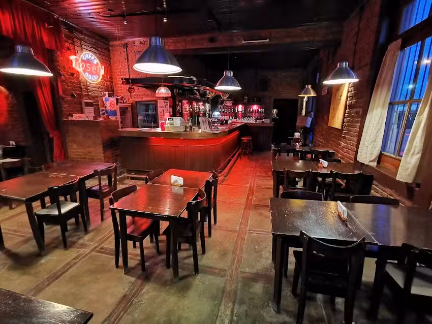 Pizza à pedra do Roselli Pizza Bar em Trelew, Chubut, Patagônia argentina — foto 4