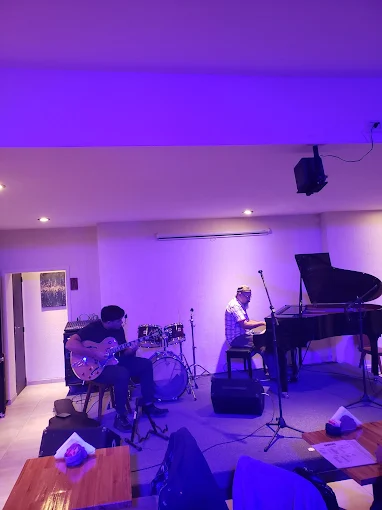 Fachada do Fidel Café Concert em Trelew, Patagônia argentina — foto 3