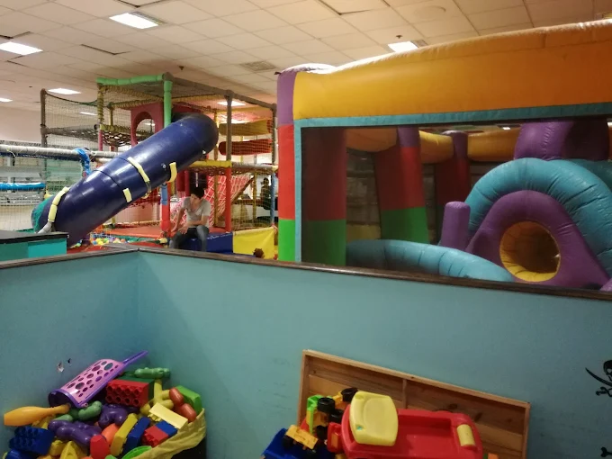 Salão de jogos e praça de alimentação do Super Magic em Trelew, Patagônia argentina — foto 4