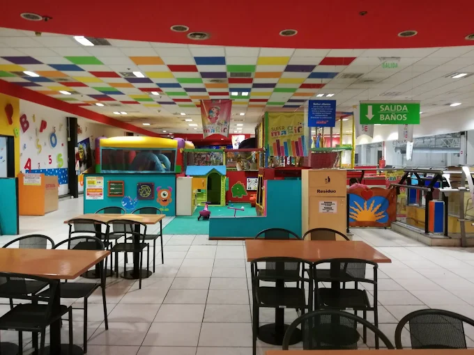 Salão de jogos e praça de alimentação do Super Magic em Trelew, Patagônia argentina — foto 5