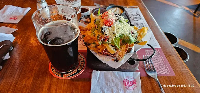 Cervejaria Blest em Trelew, bar de cerveja artesanal na Patagônia argentina — foto 2