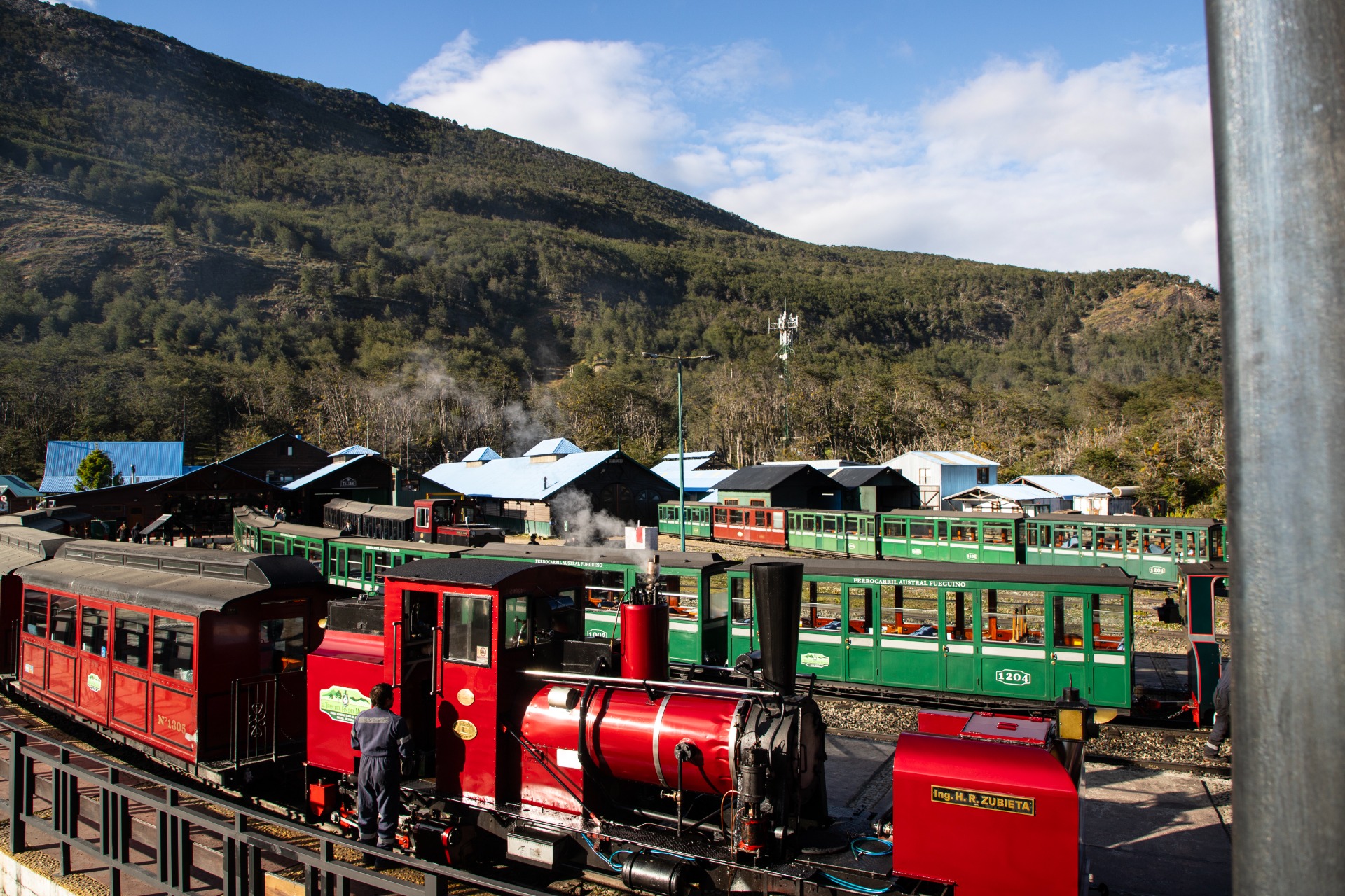 Paisagem do Parque Nacional Tierra del Fuego com bosques e montanhas em Ushuaia — foto 3