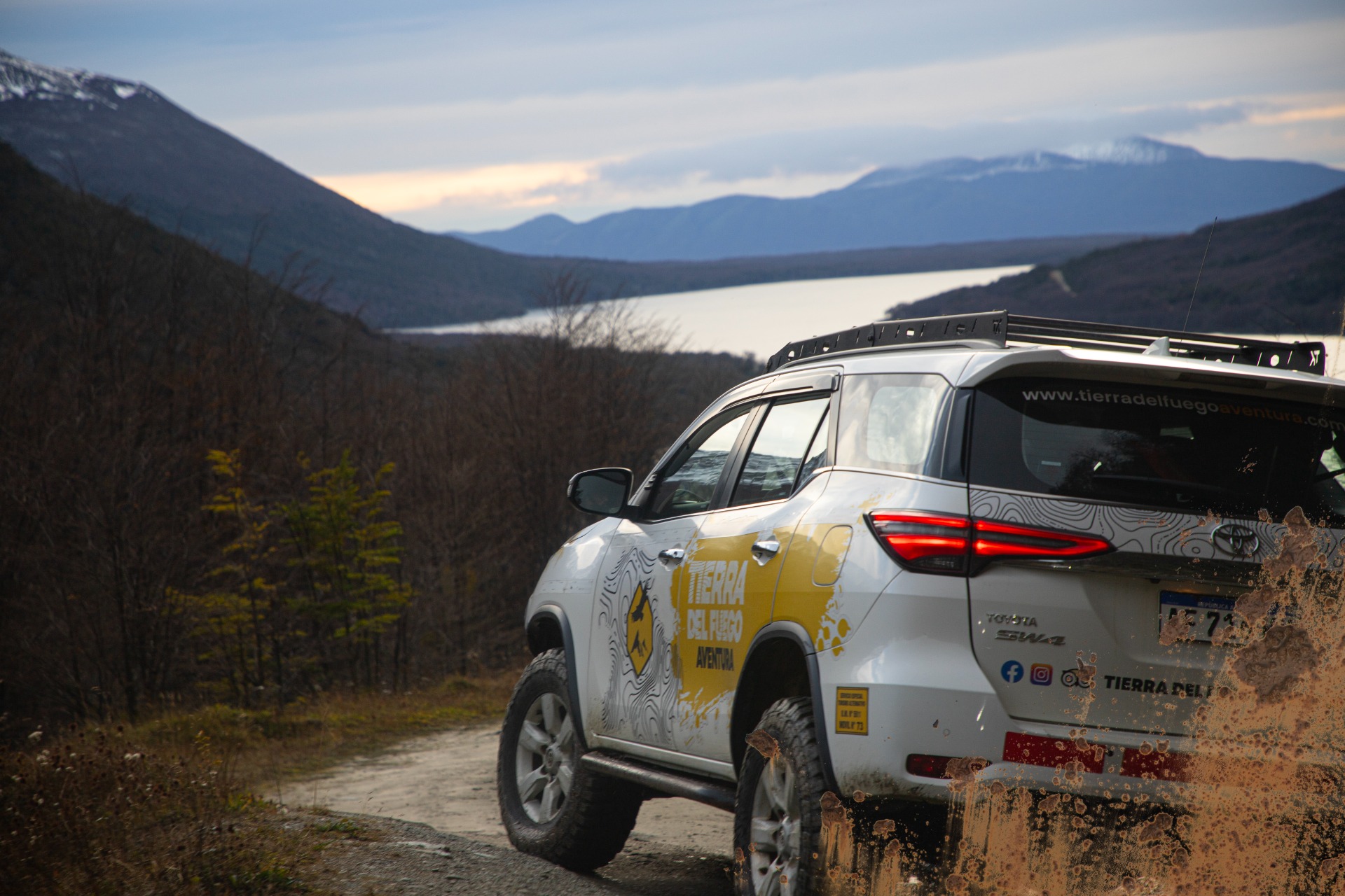 Lagos Off Road — Ushuaia, Tierra del Fuego, Patagonia