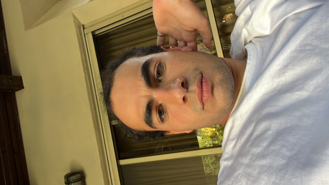 FM-v8BK2Dd's profile picture