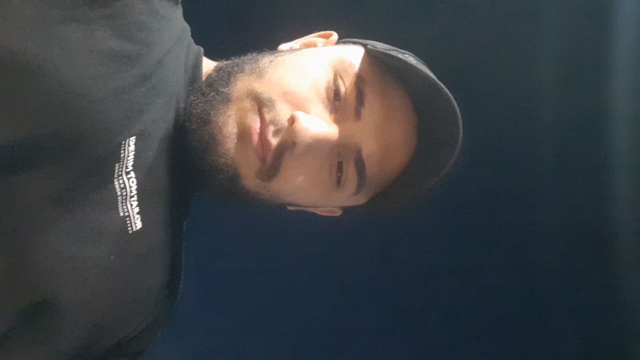 FM-J2D4h2's profile picture