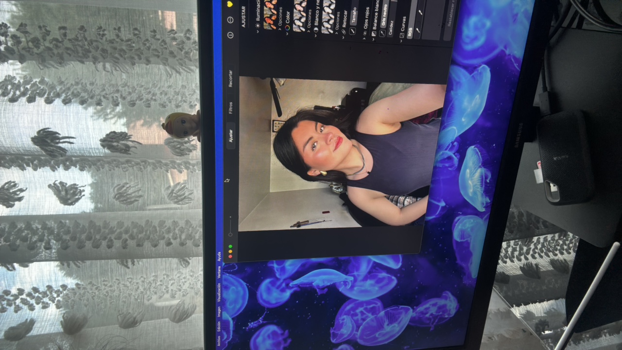 FM-UVIAj2's profile picture