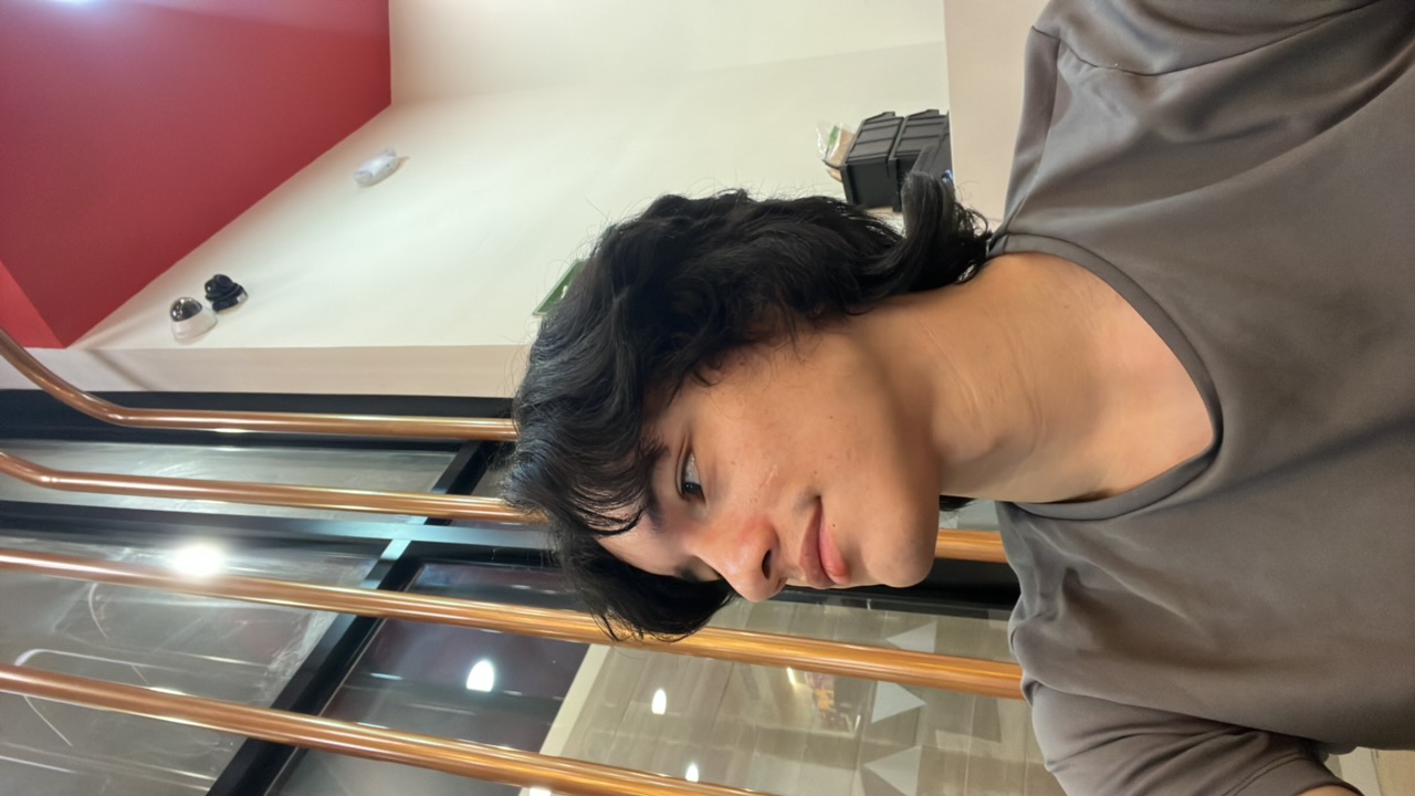 FM-S9oHYcO's profile picture