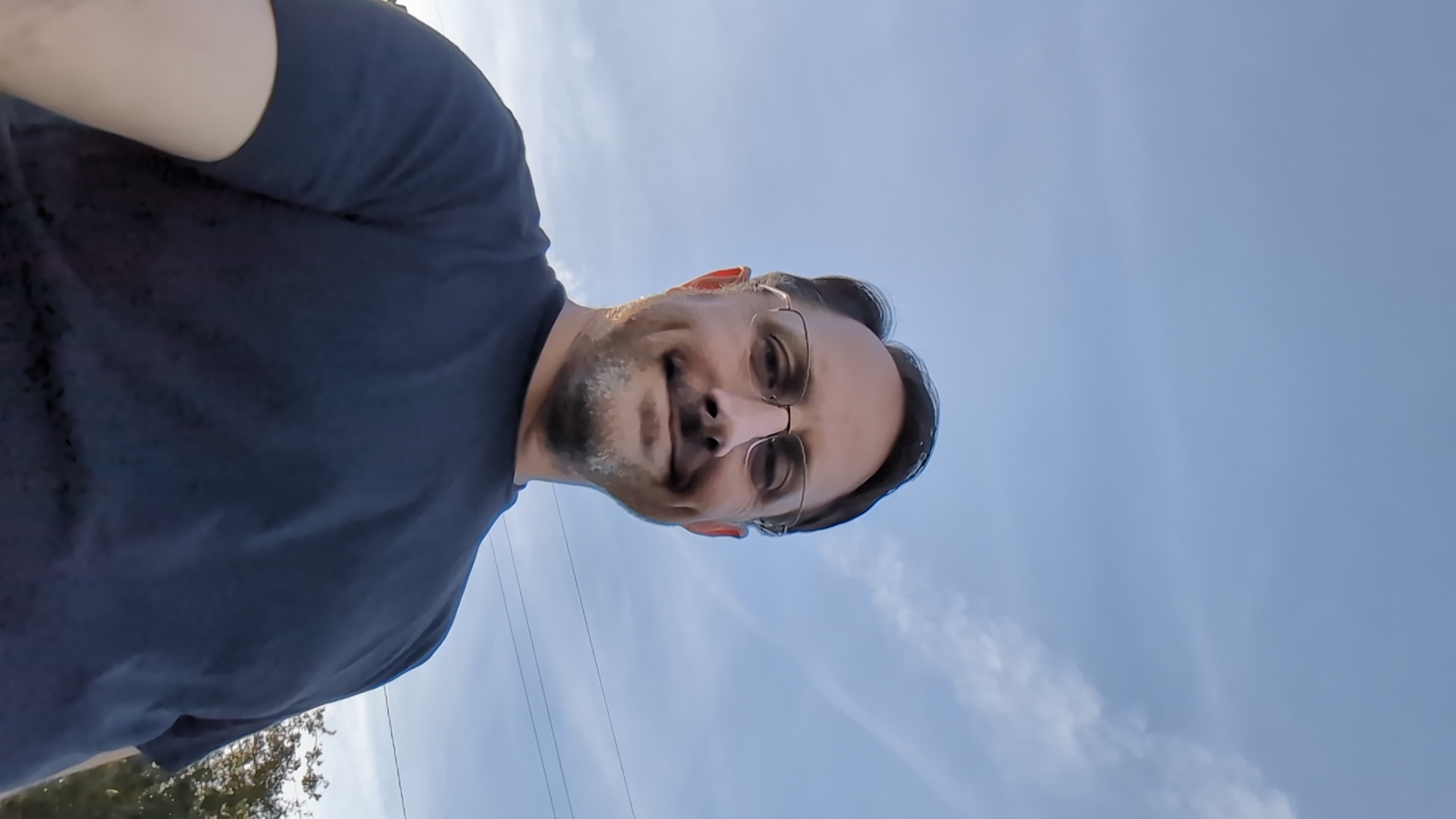 FM-w9aT23's profile picture