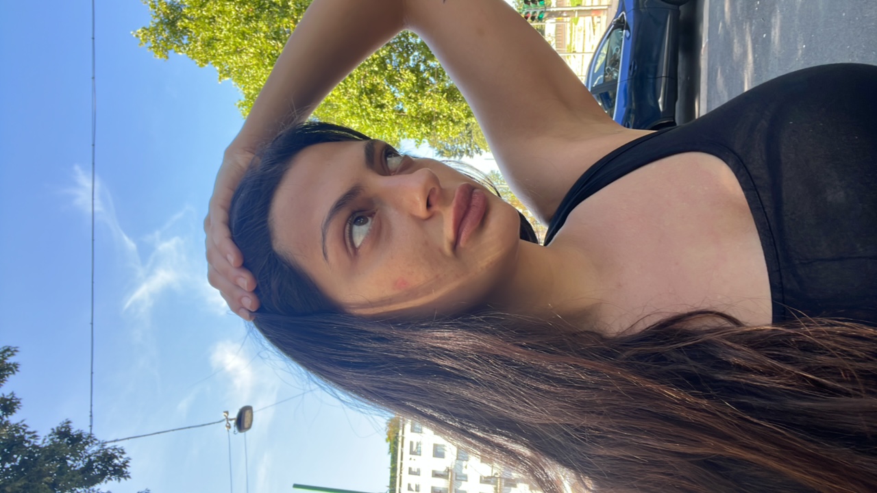 FM-7vY6UuQ's profile picture