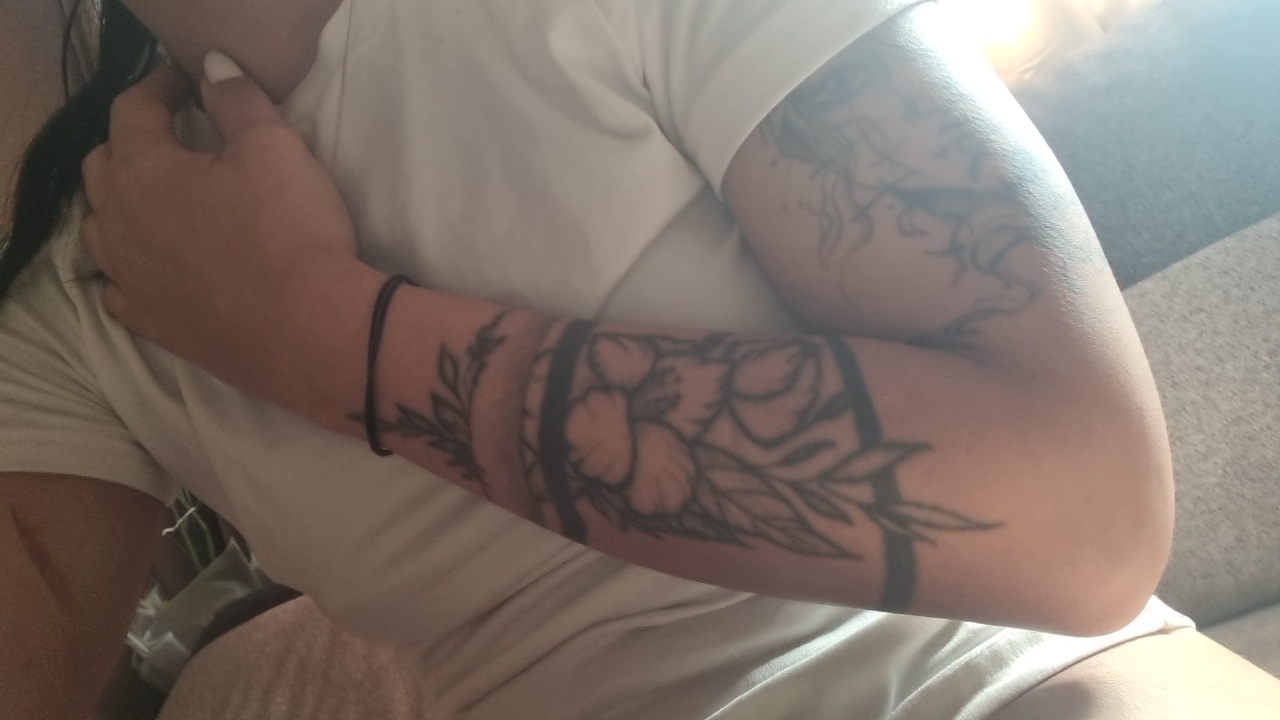 4mdxKCoAJrM4JqJUtCyQ1zBe2s82