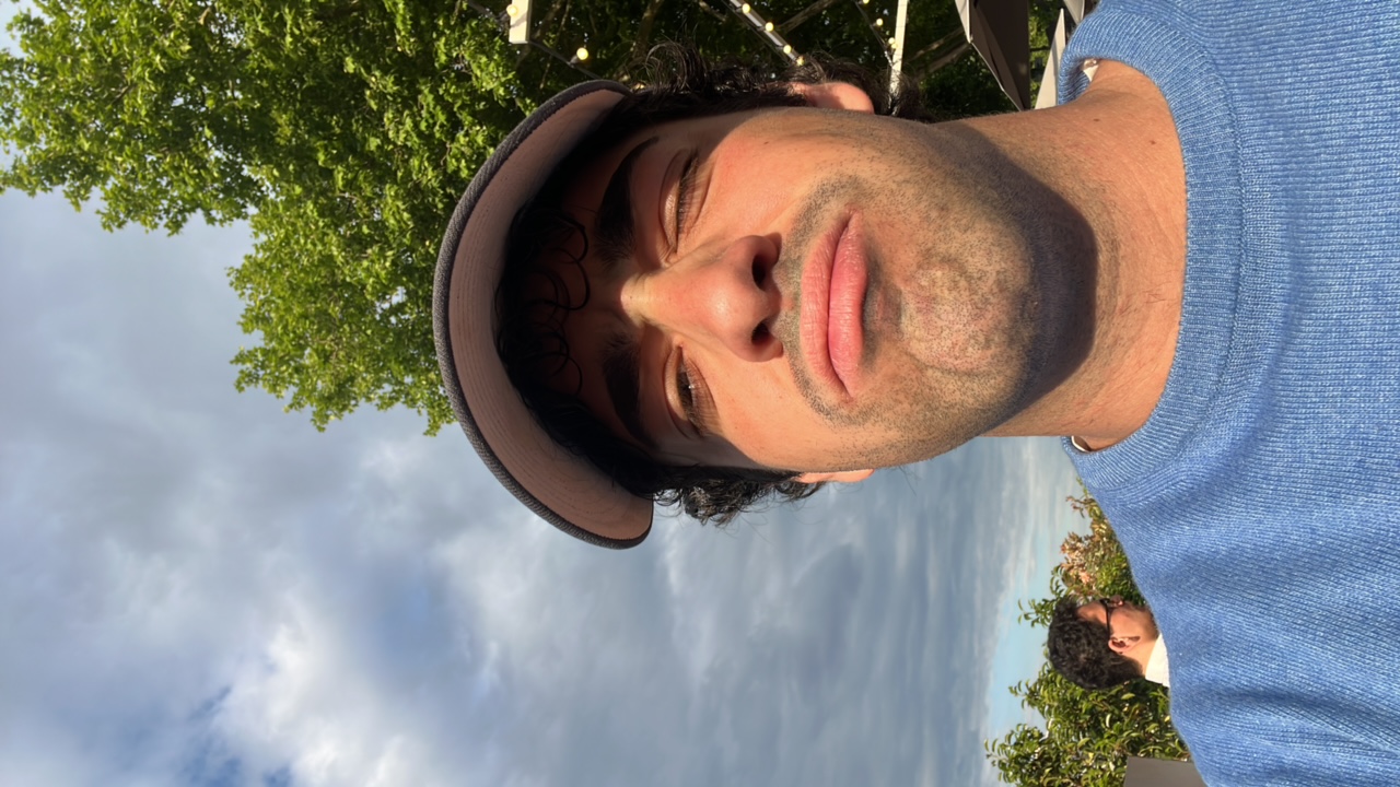 FM-nzg6X2M's profile picture